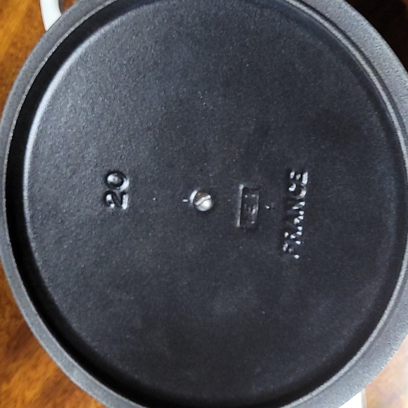 Le Creuset Lace Relief 7.8 inch cocette rondo - Picture 3 of 9